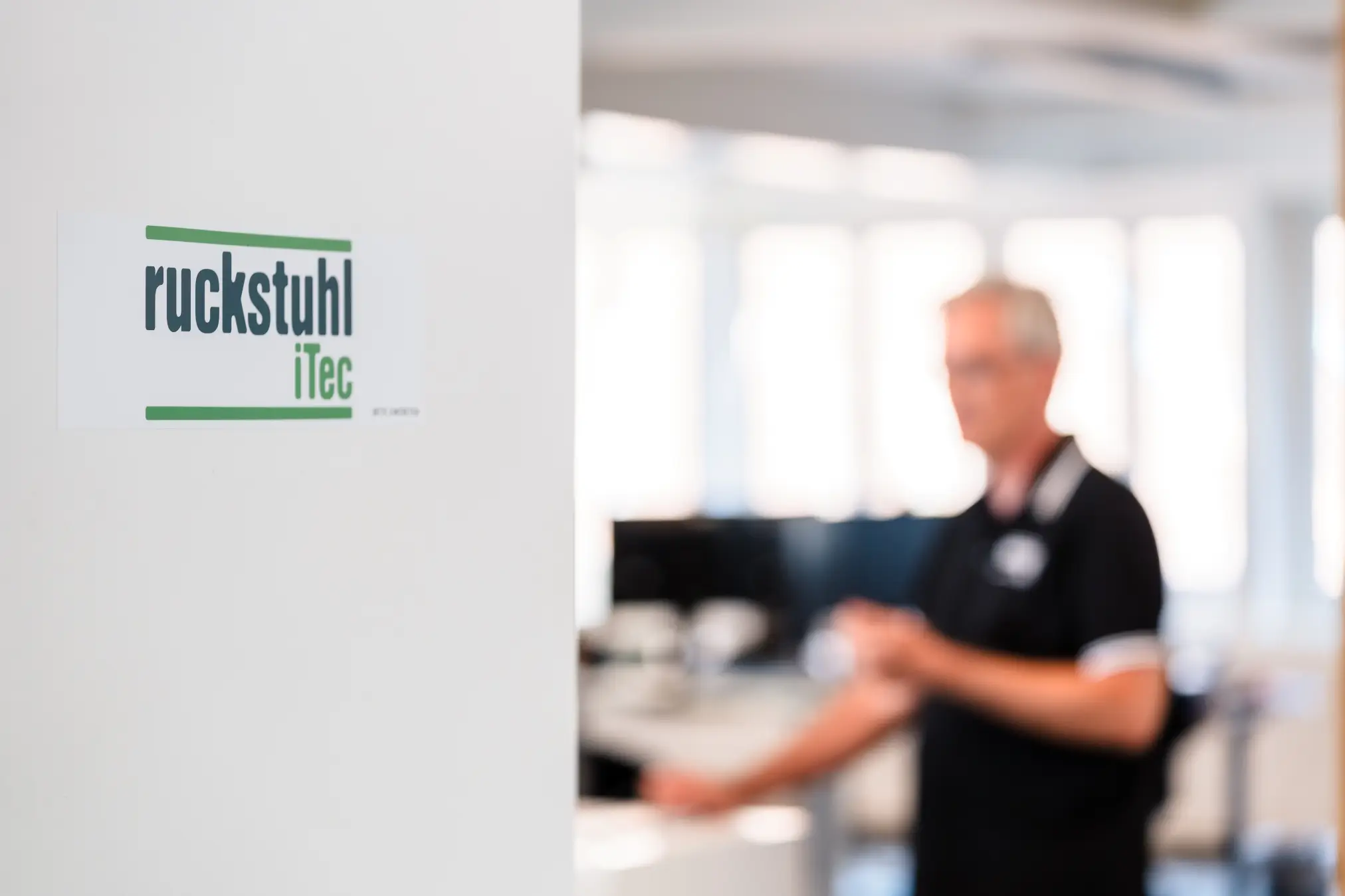 Eingangstüre der Ruckstuhl iTec AG